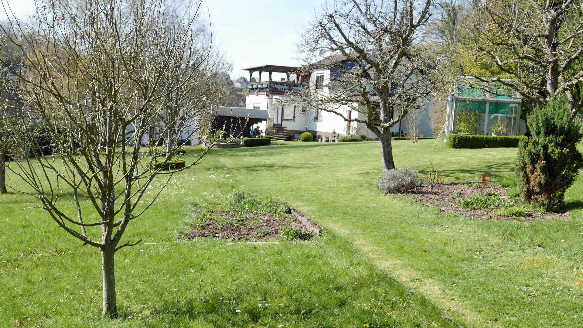 201 2-242 - Achtung Familien und Gartenliebhaber: Gemütliches EFH mit großem Garten