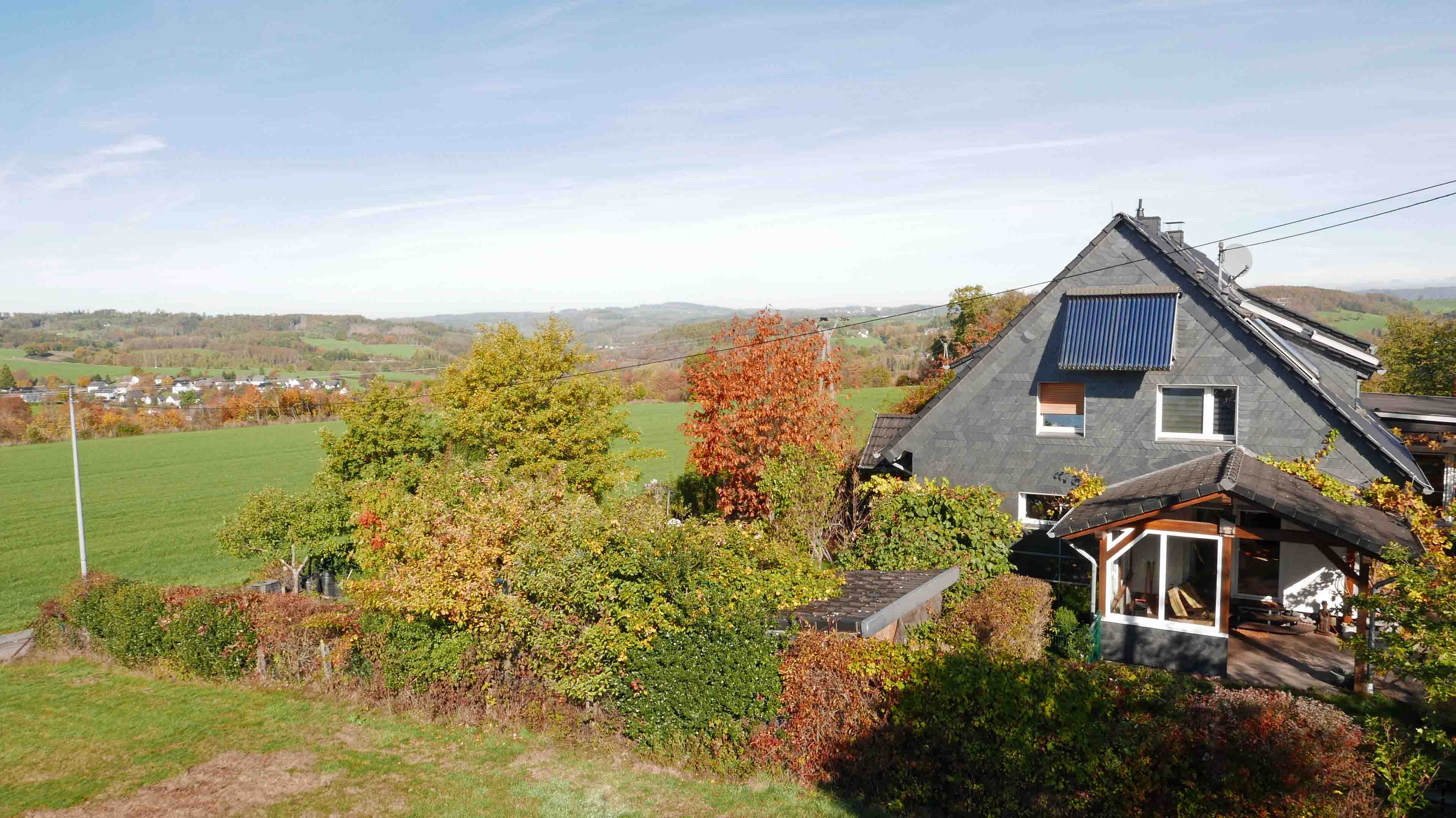 254 2-300 - Reichshof: Großes Wohnhaus in herrlicher Natur-/Höhenlage