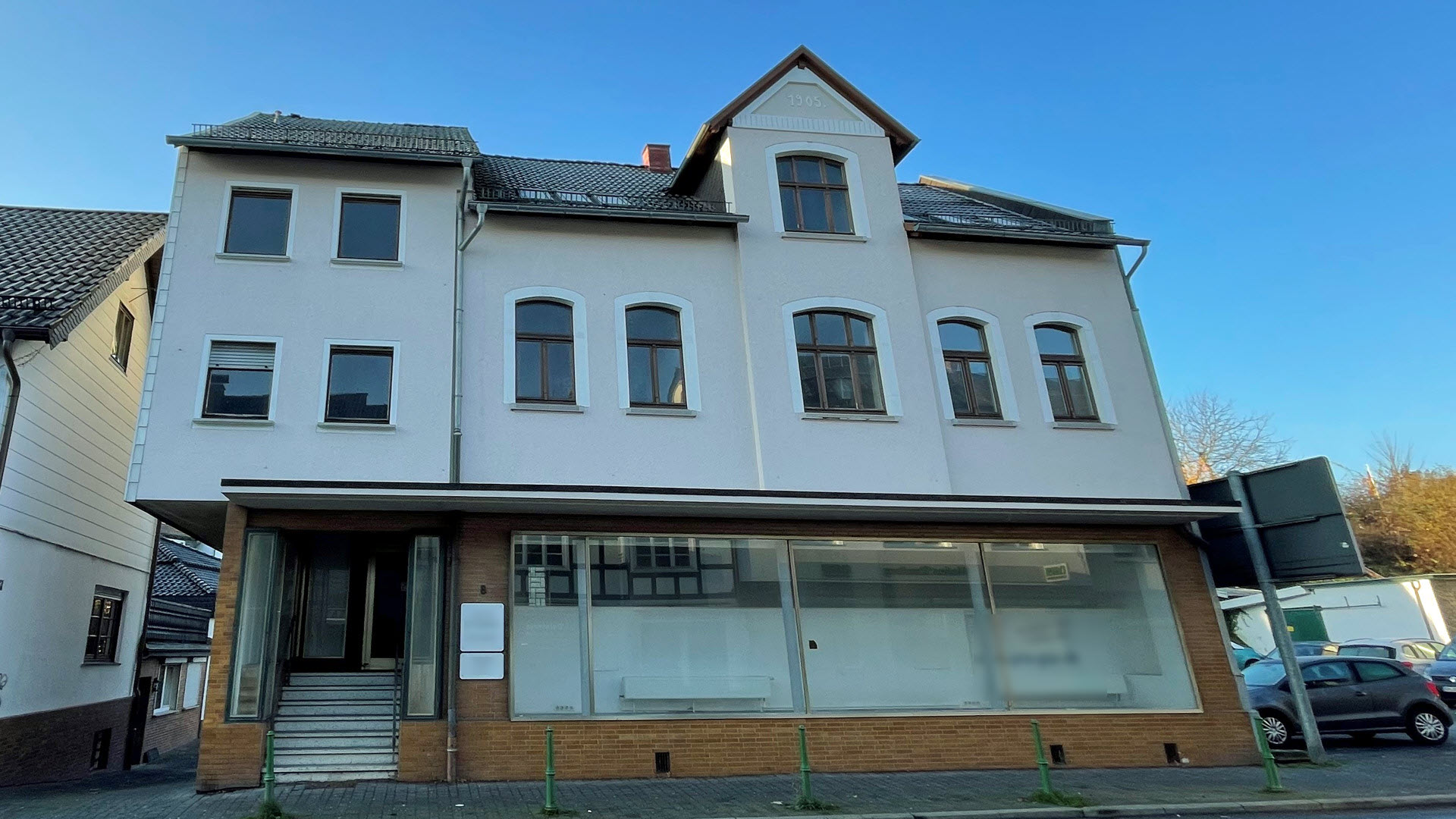 260 2-301 - Morsbach/Zentrum: Wohn-/Geschäftshaus mit 2 Wohnungen und Ladenlokal