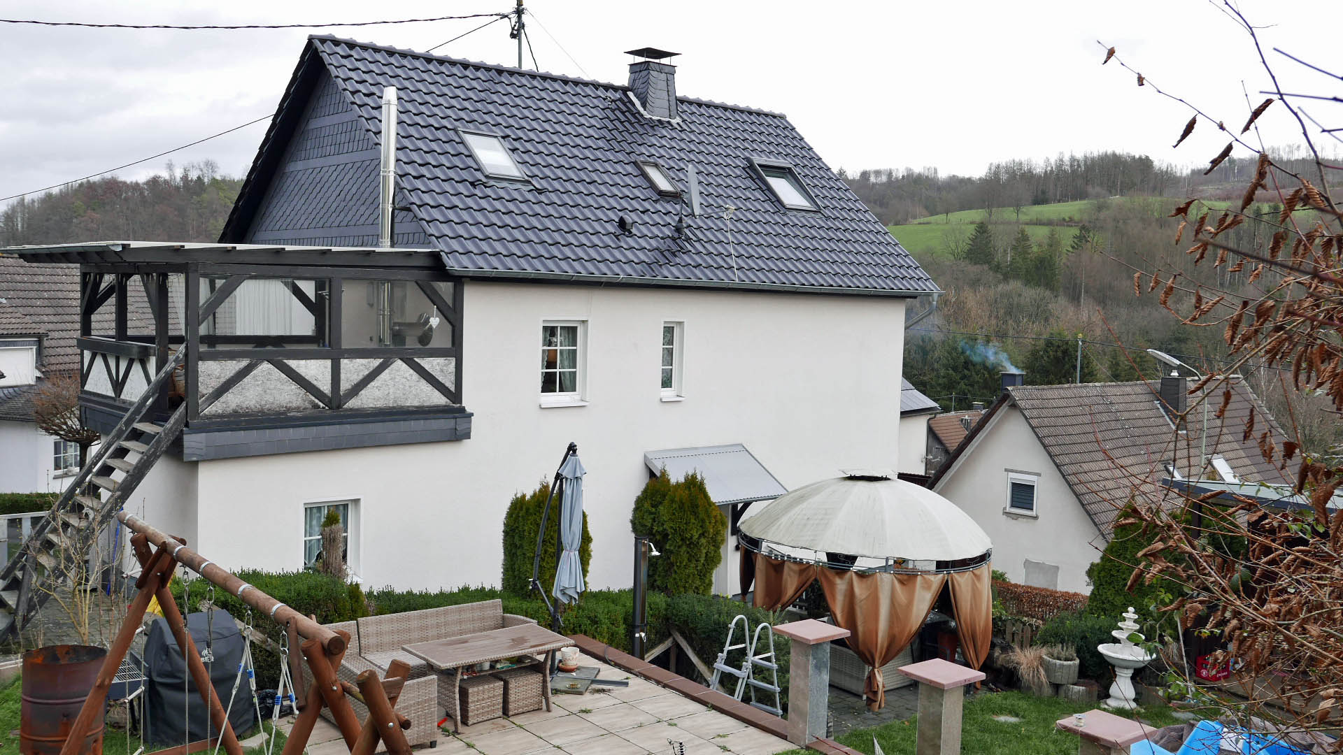 264 2-316 - Morsbach-Rhein: Modernisiertes EFH mit separater ELW