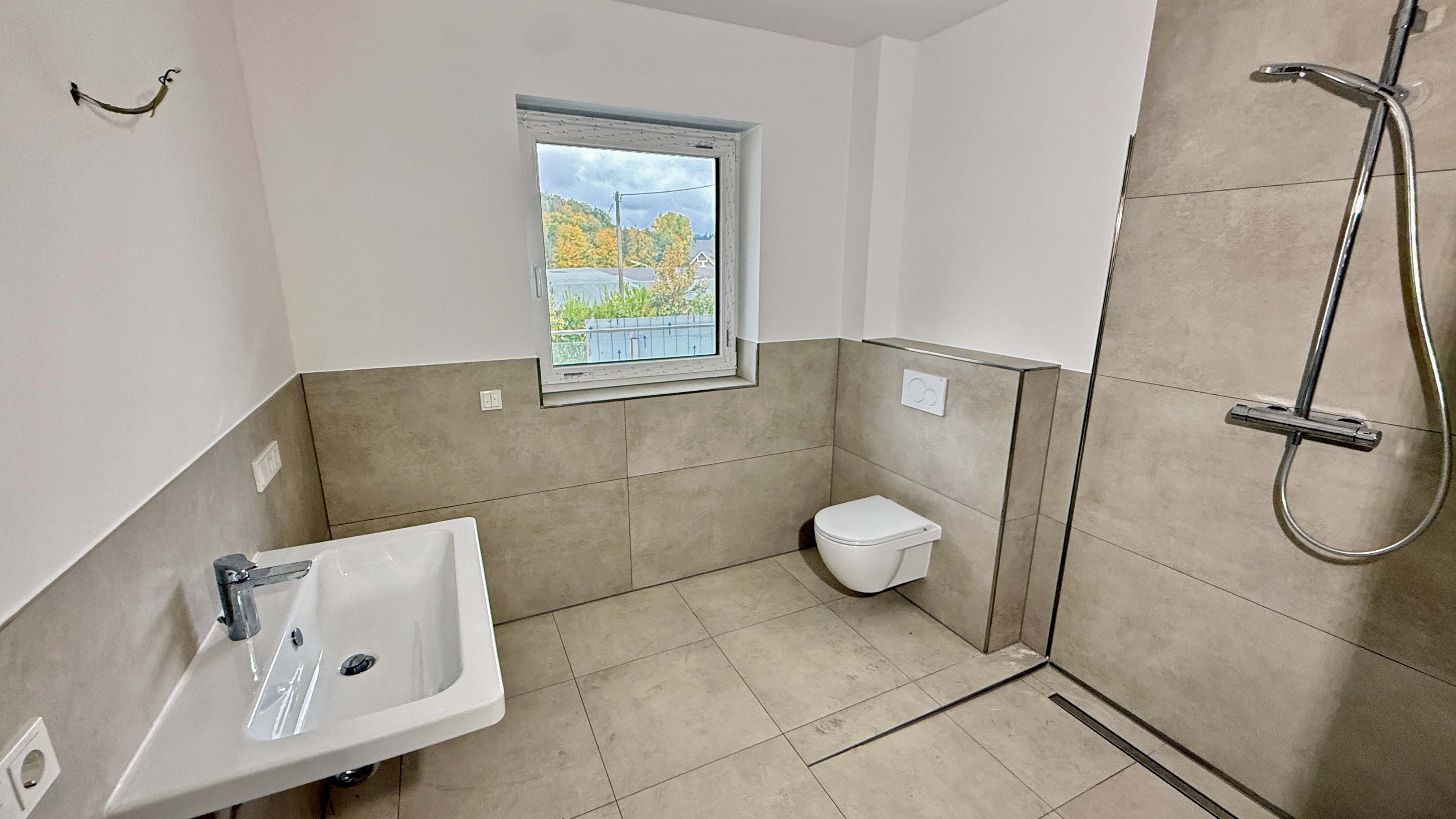 Morsbach: Exklusive Wohnung 68 m², neu, hochwertig und seniorengerecht, ...alters-/ rollstuhlgerechtem Bad