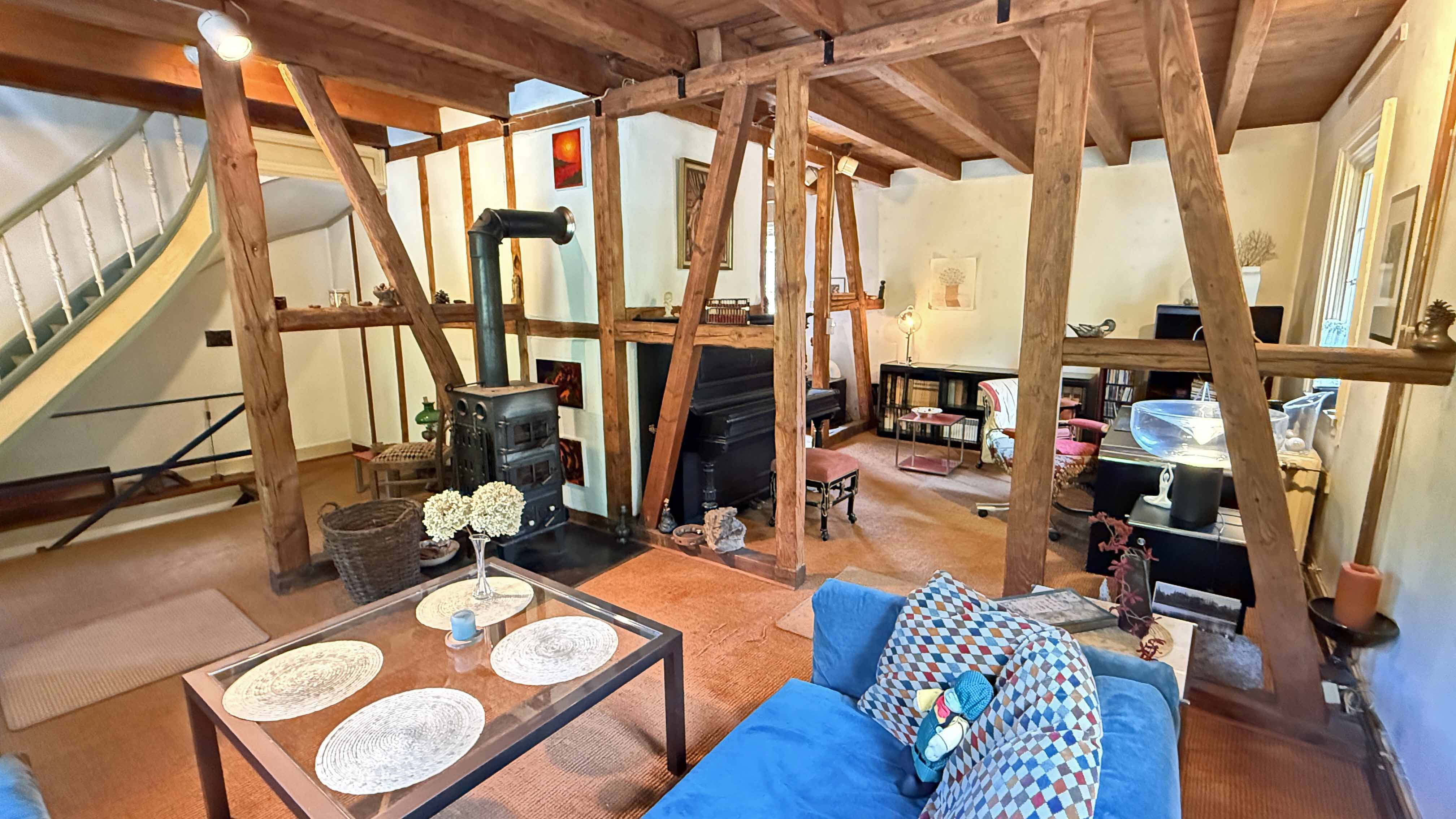 364 2-419 - Verkauft - Wiehl-Mühlhausen: Künstler-Fachwerkhaus mit Atelier