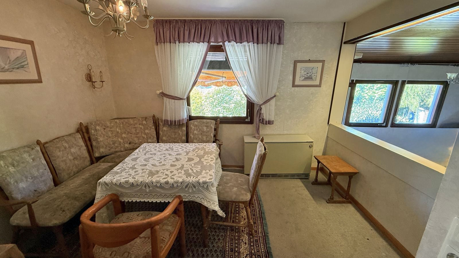 Selbach: Kleiner Bungalow - naturnah, ruhig und preiswert, Esszimmer