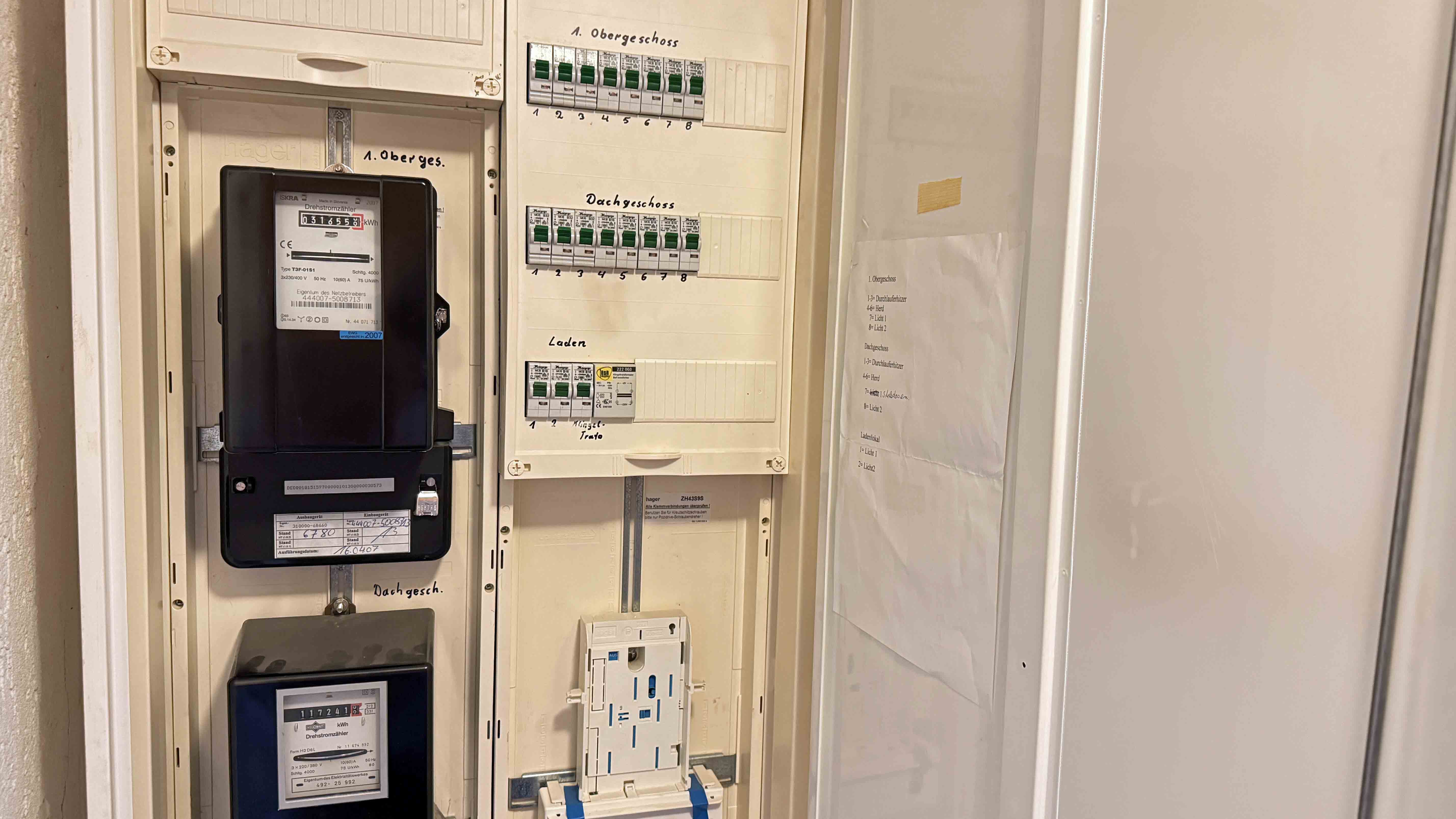 Verkauft - Morsbach: Wohnhaus mit zwei Wohnungen und Ladenlokal, getrennte Stromzähler und...