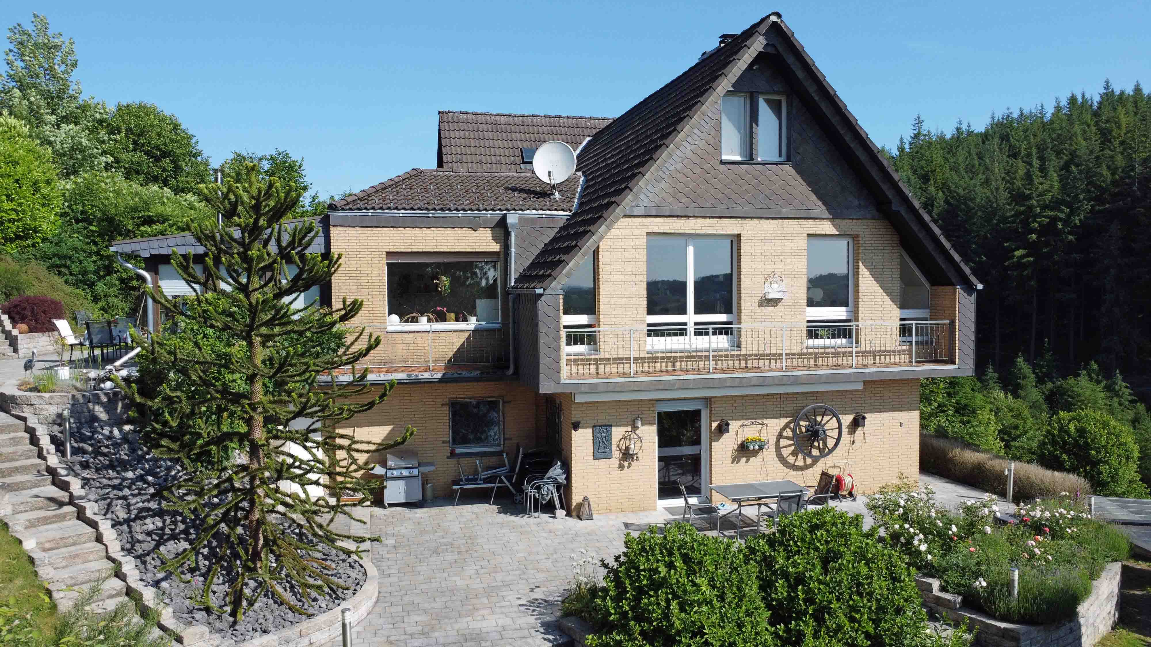 Morsbach-Herbertshagen: besondere Lage - besonderes Haus, Das Haus ist für das Leben im Freien geschaffen