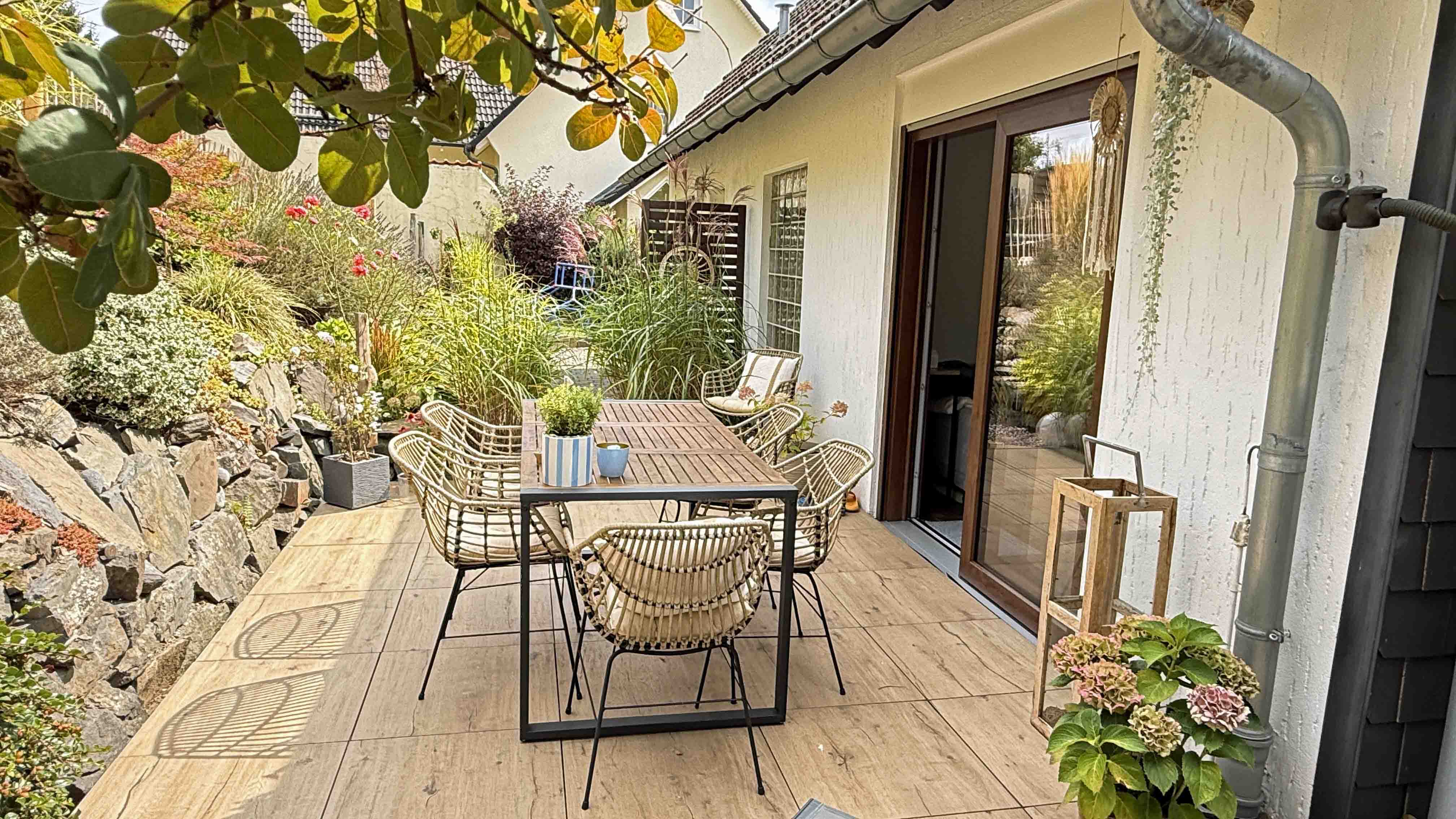 Morsbach: Gepflegtes, großes EFH mit ELW, Herrliche Gartenterrasse am Wohnzimmer