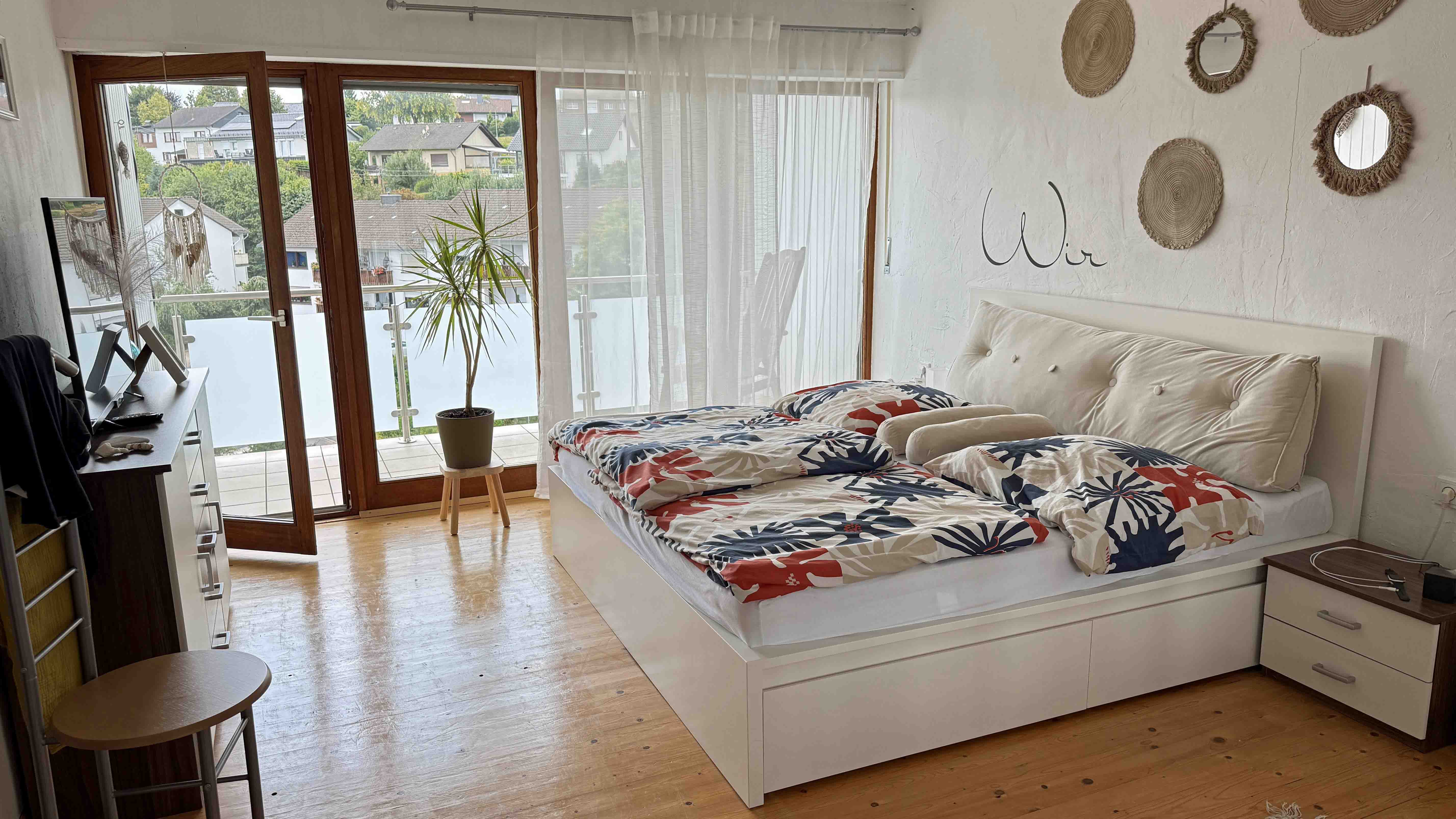 Morsbach: Gepflegtes, großes EFH mit ELW, Schlafzimmer mit Holzboden, Ankleide und...