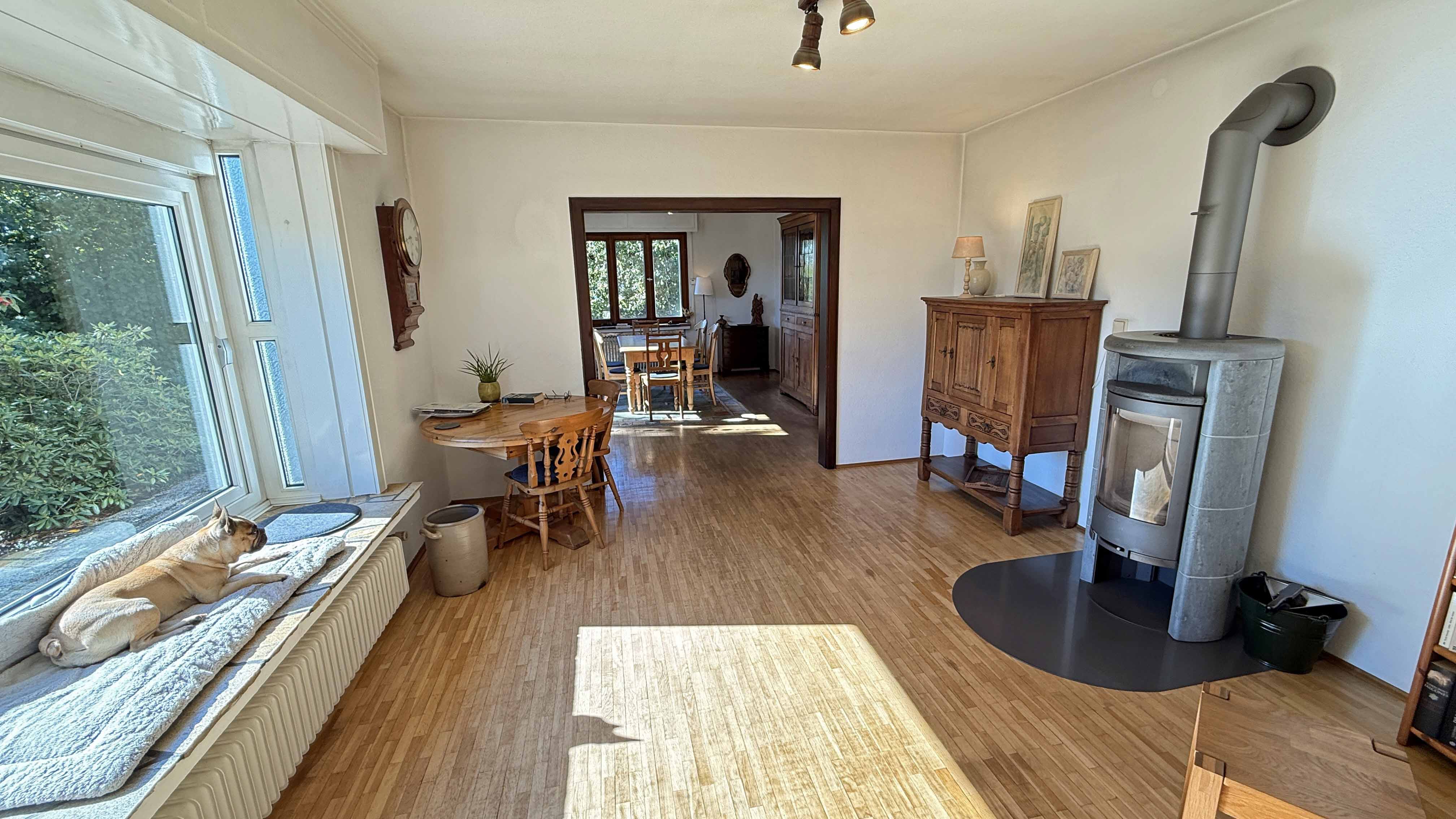 Waldbröl: Gepflegtes 50er-Jahre-EFH im herrlichen Höhenweg, ...Parkett, Blumenbank und Kaminofen (i. KP enth.)