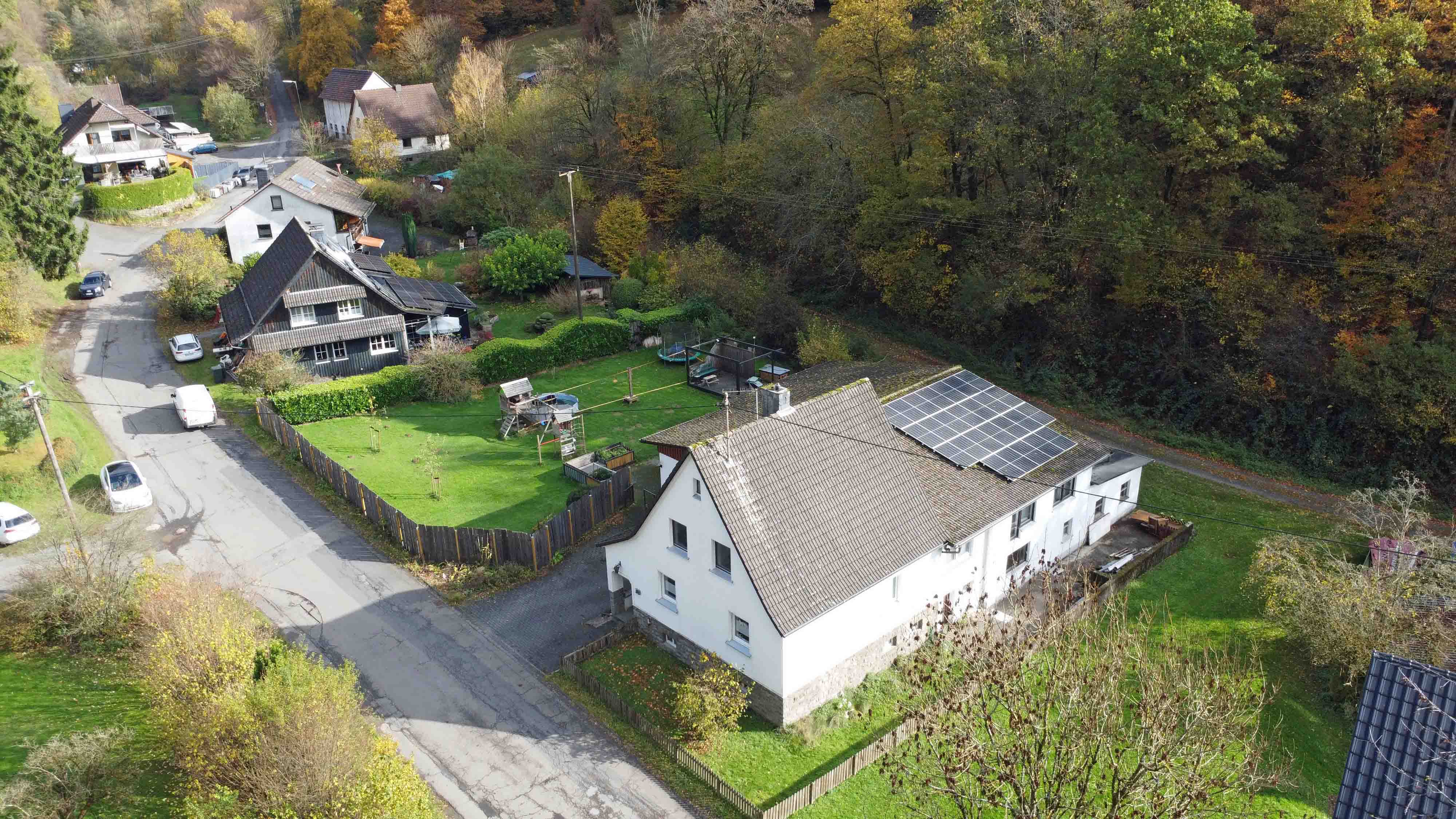 Morsbach-Ellingen: Viel Platz und ohne Renovierung beziehbar, ruhige, grüne Ortsrandlage in Morsbach-Ellingen