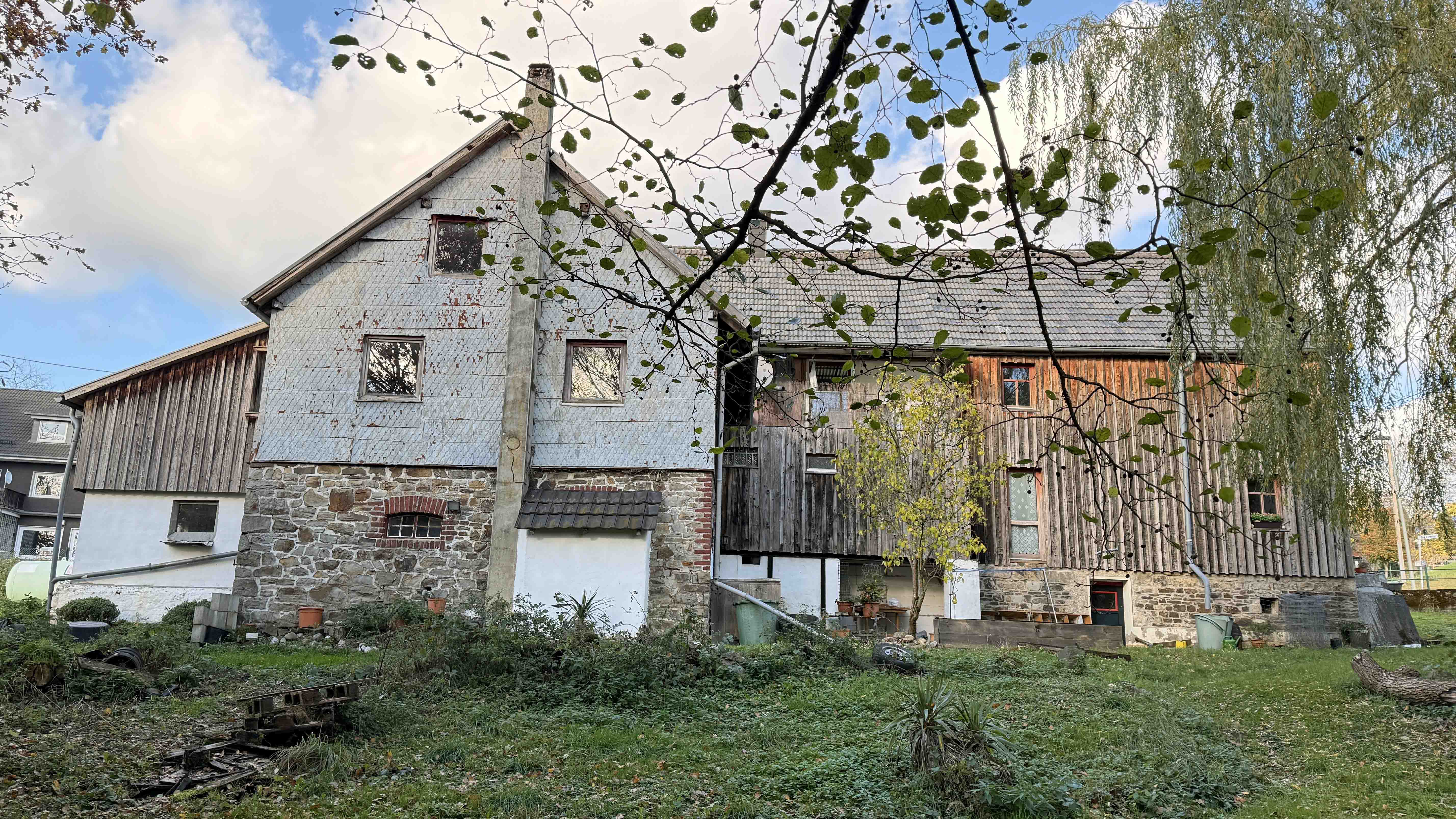 Morsbach-Steimelhagen: Perfekt für das ruhige Landleben, Rückansicht / Süd-/Gartenseite mit herrlichem... 