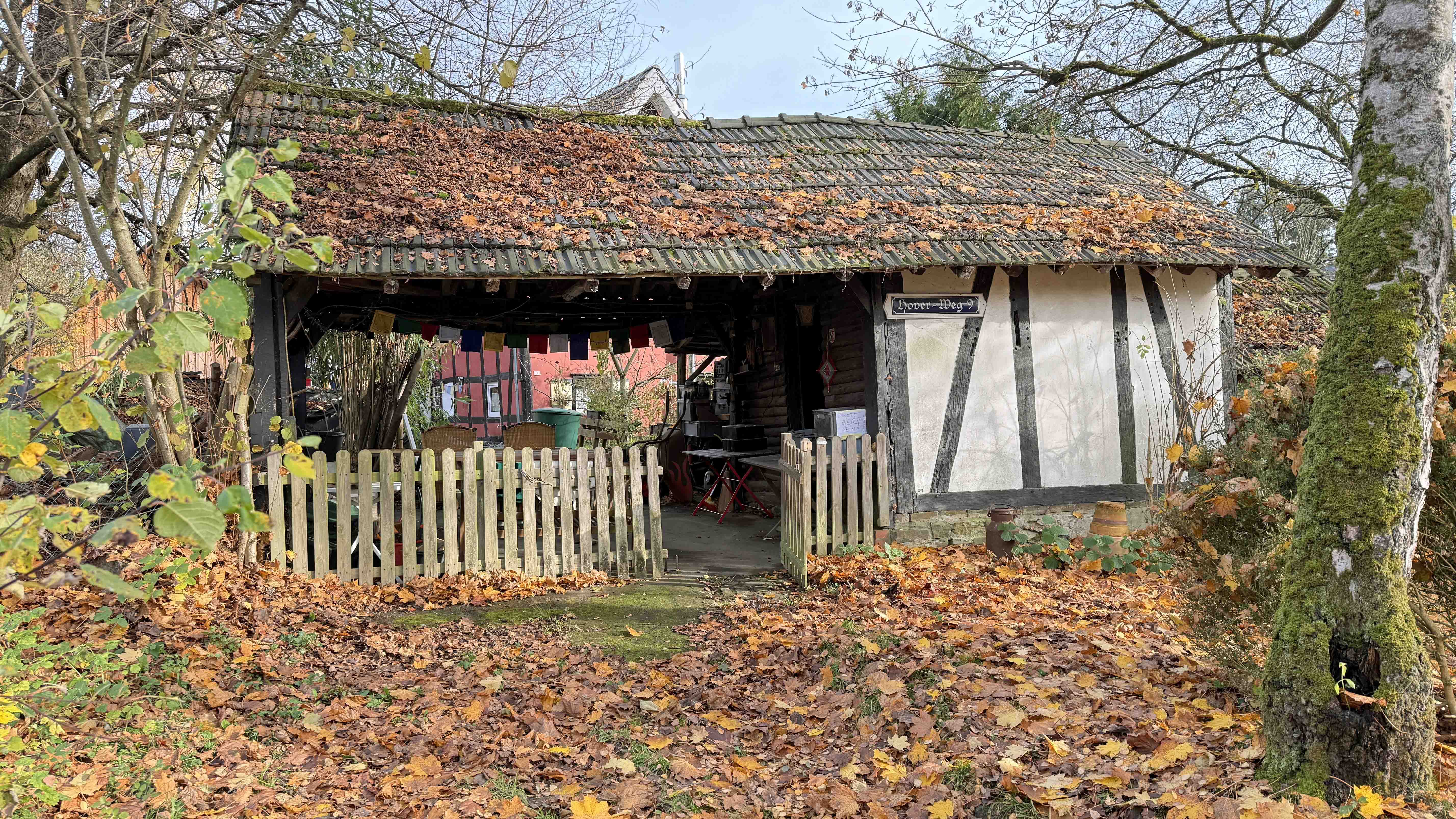 Ruppichteroth: Charmantes Öko-/Fachwerkhaus mit Dachatelier, Grundstückspforte: der alte Backes, welcher... 