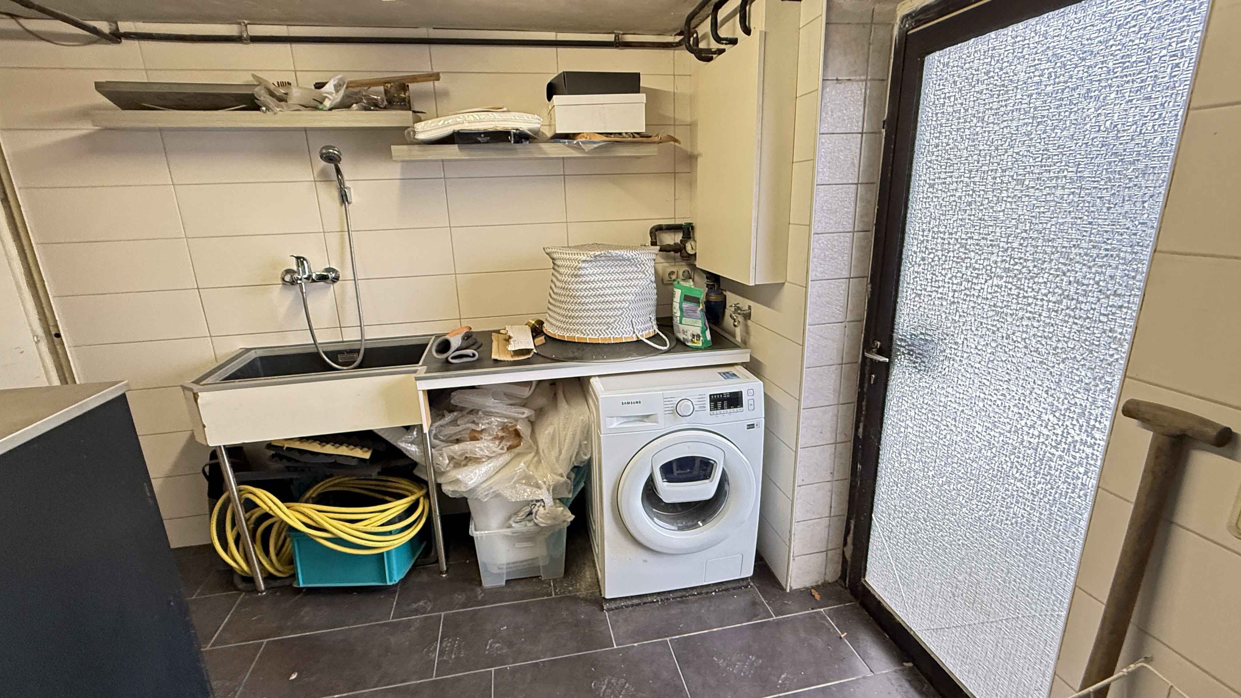 Reichshof-Nosbach: Wohlfühlhaus mit PV-Anlage, Stromspeicher und Wallbox, Keller: beheizt, gefliest u. ebenerdig zugänglich