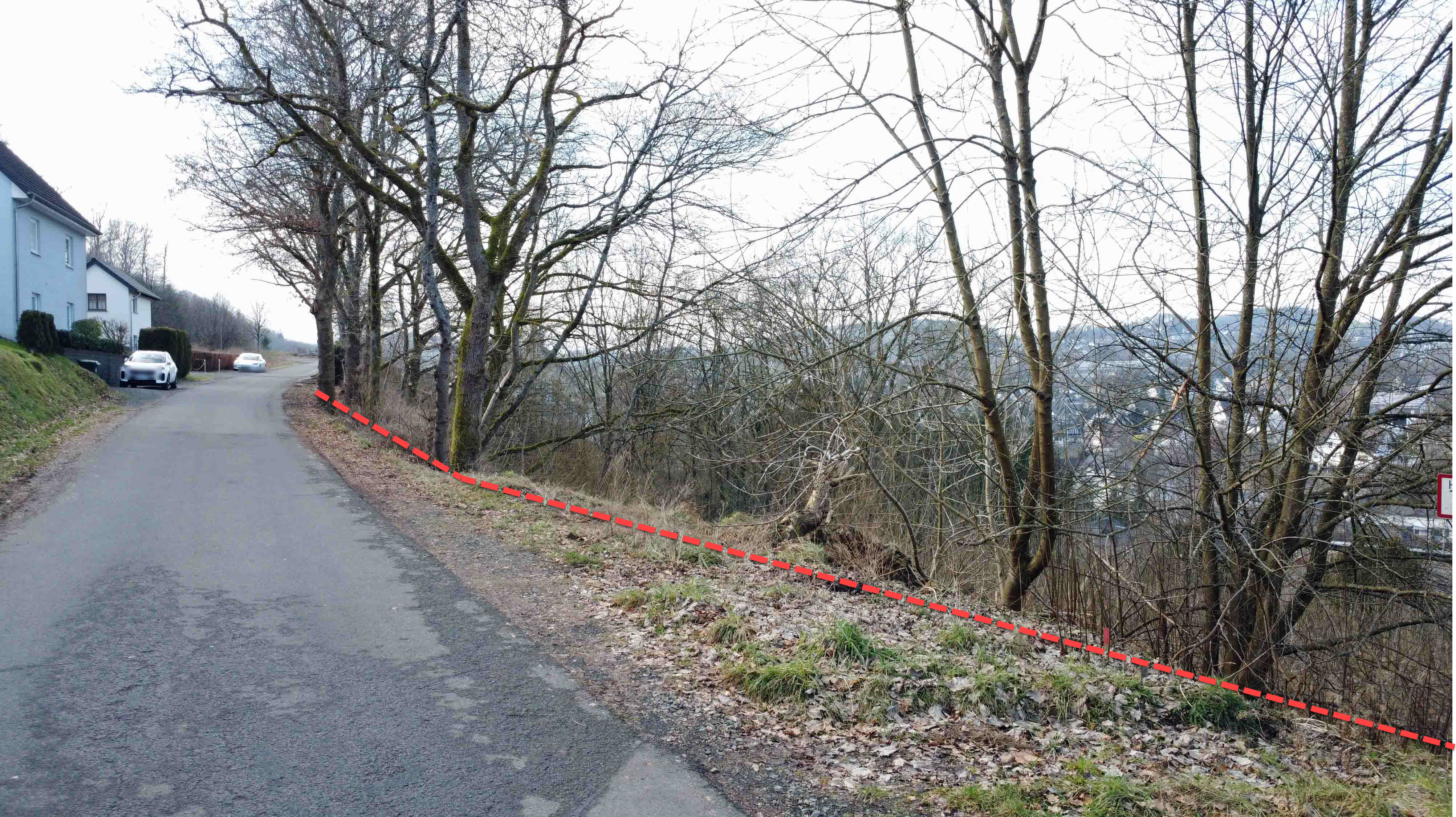 Morsbach: Zum halben Preis - 2.617 m² Baugrundstück, "Auf dem Alzerberg": Straßenblick von oben