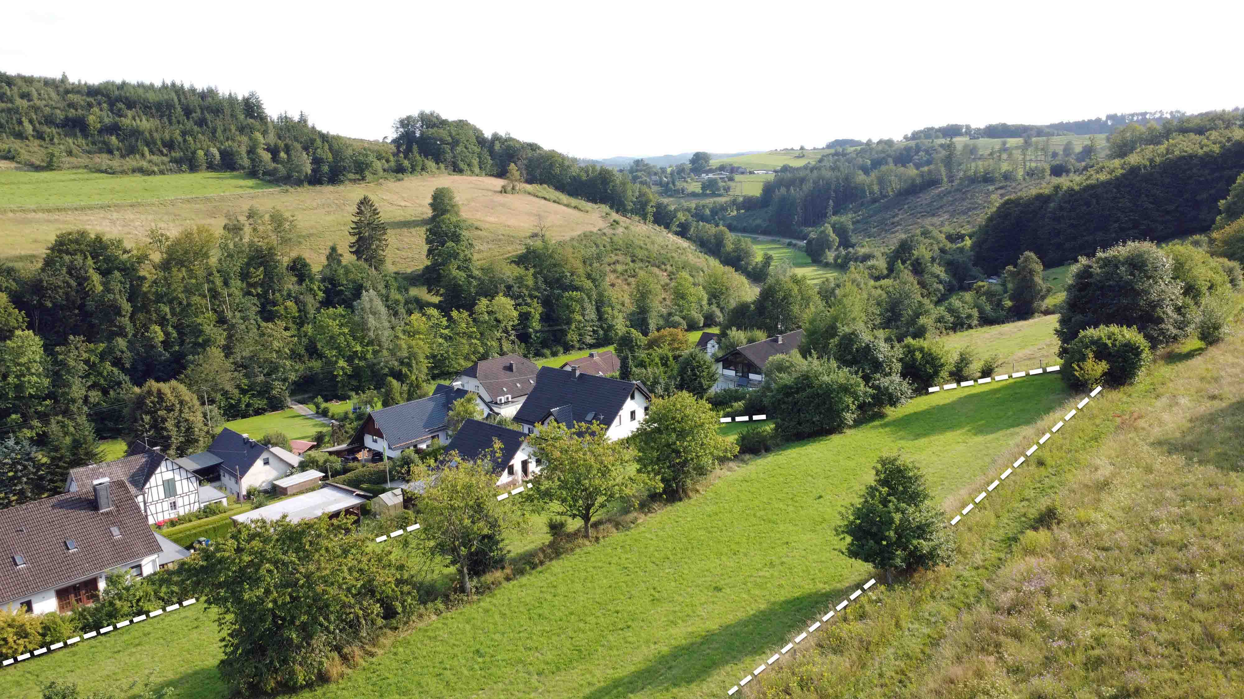Morsbach-Ellingen: 4.817 m² Bauland in traumhafter Ortsrandlage, herrliche Höhenlage, am Ortsrand von Ellingen