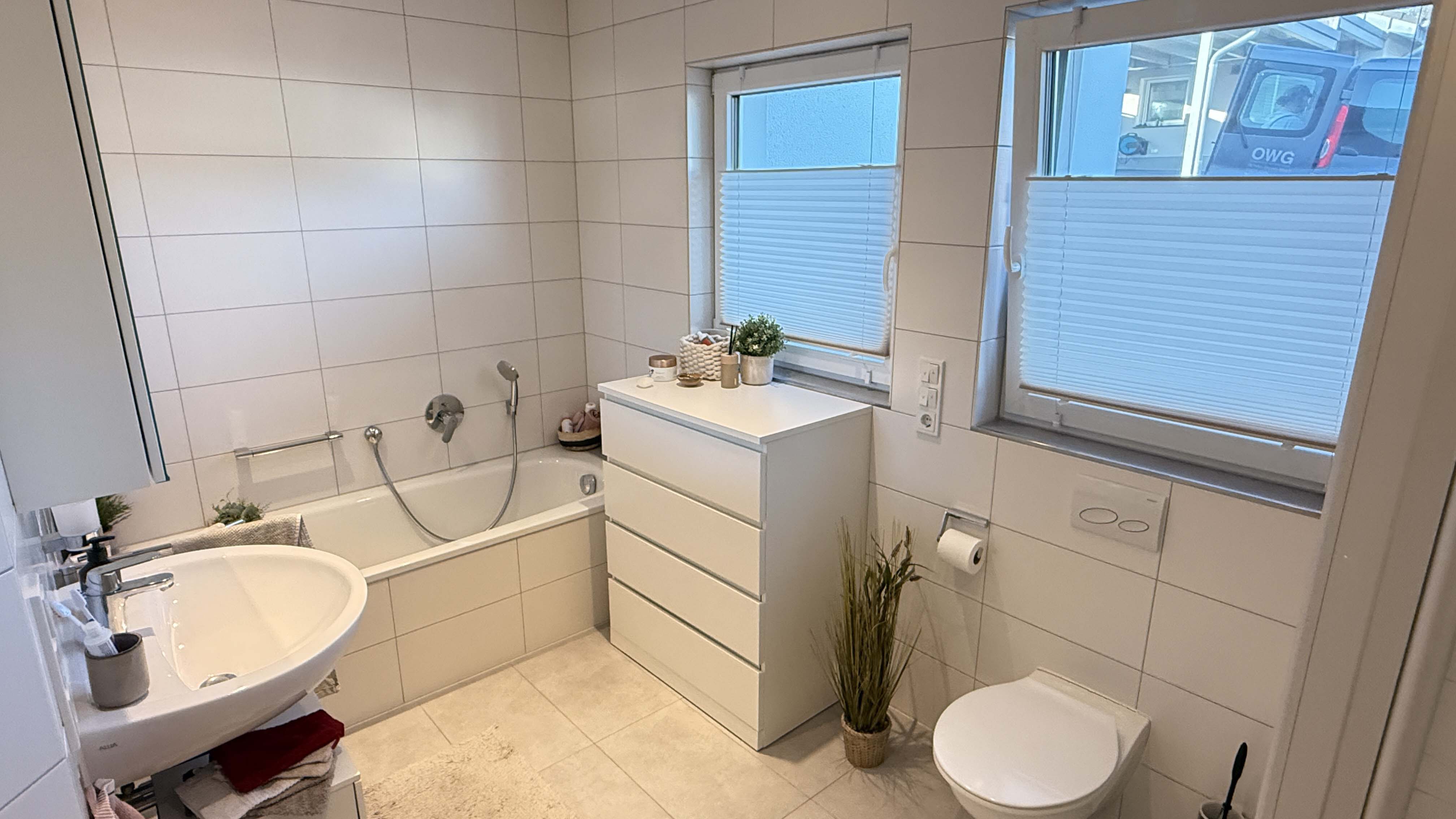 Morsbach-Seifen: Kleiner, moderner Bungalow in ruhiger Ortsrandlage, Seniorengerecht ausgestattetes Bad mit Wanne und..