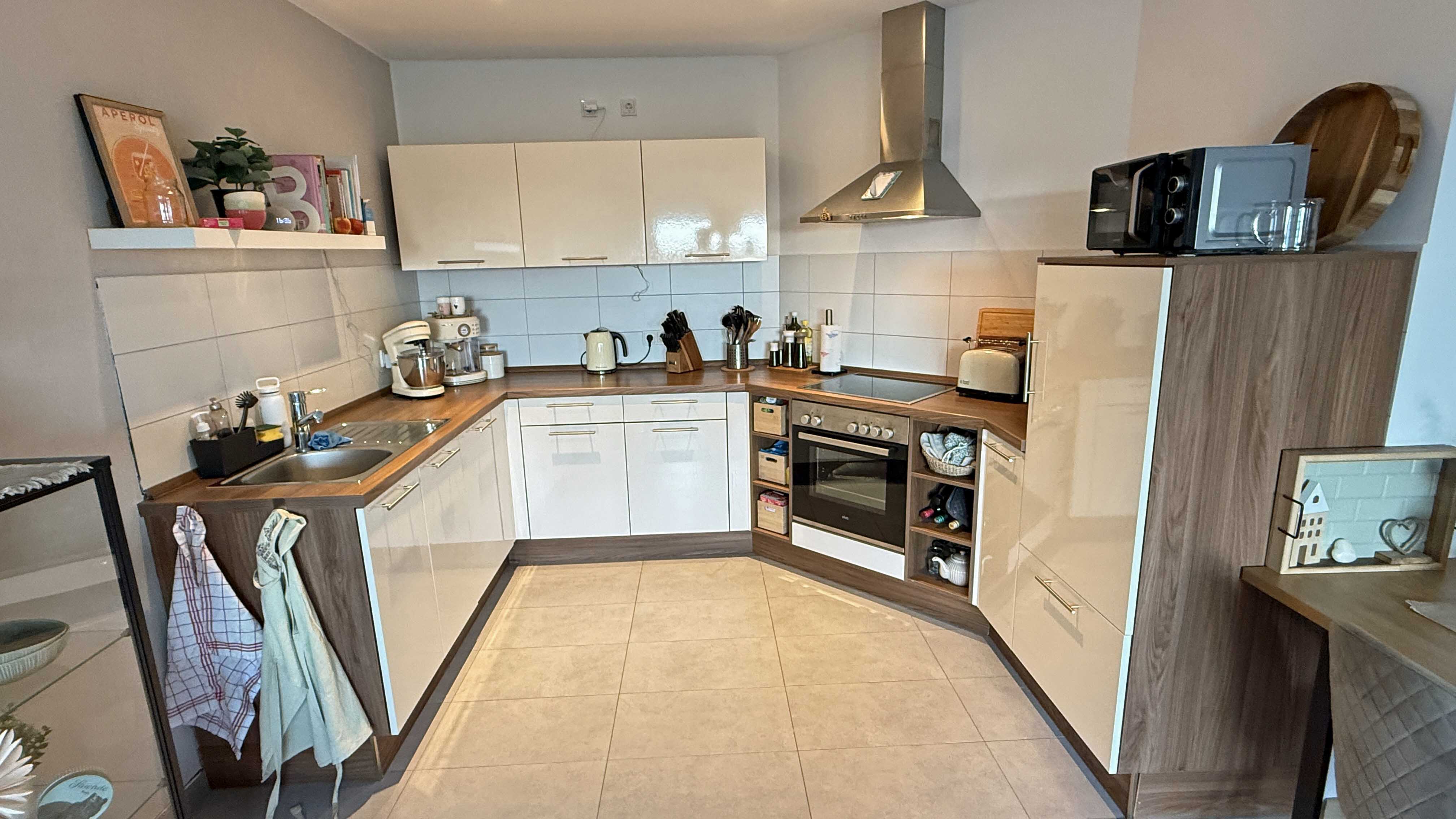 Morsbach-Seifen: Kleiner, moderner Bungalow in ruhiger Ortsrandlage, offene Küche  