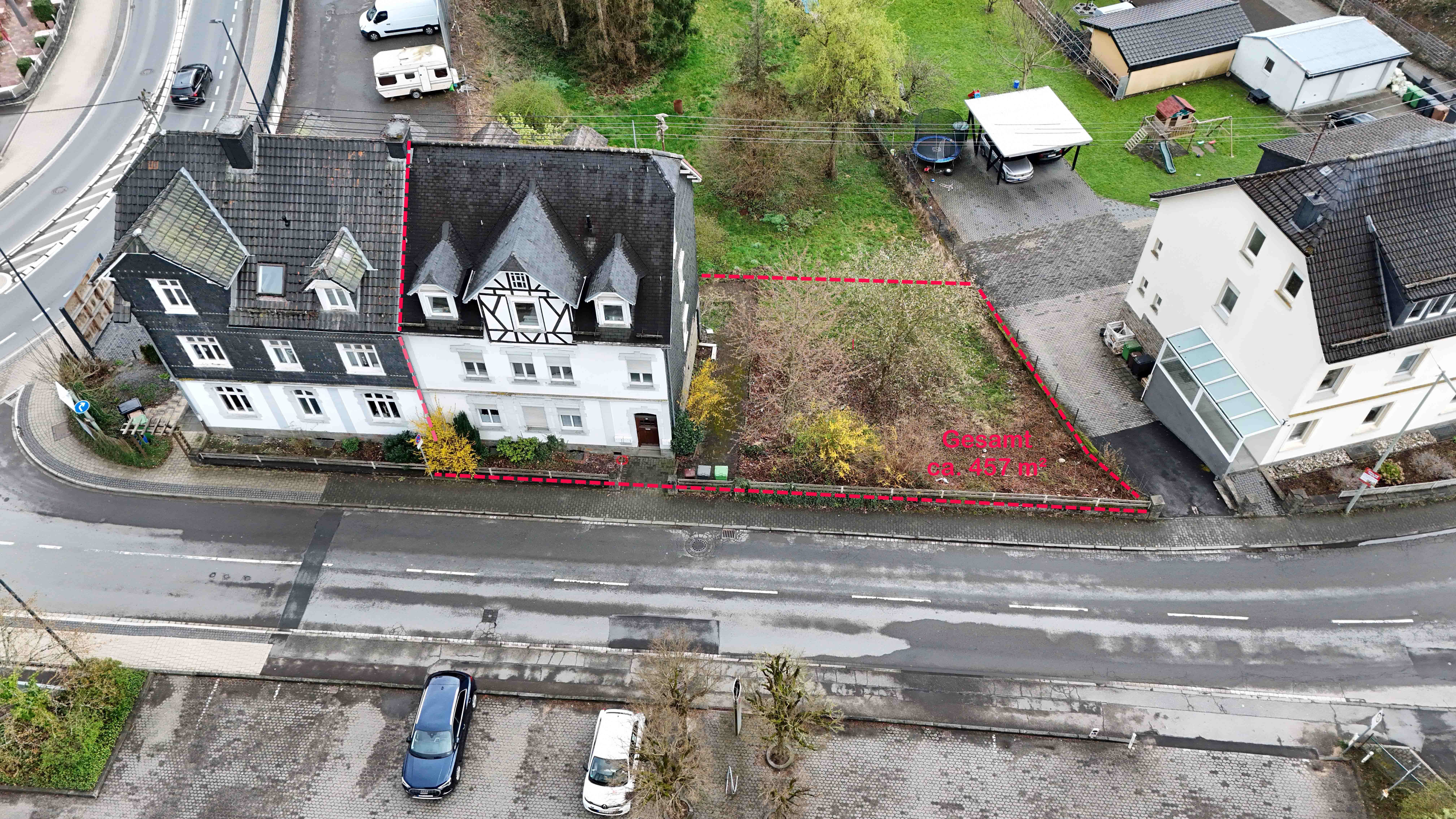 Waldbröl: Stilvolles 3-Familienhaus mit Bauland daneben, 457 m² Grundstück (rechts noch bebaubar!)