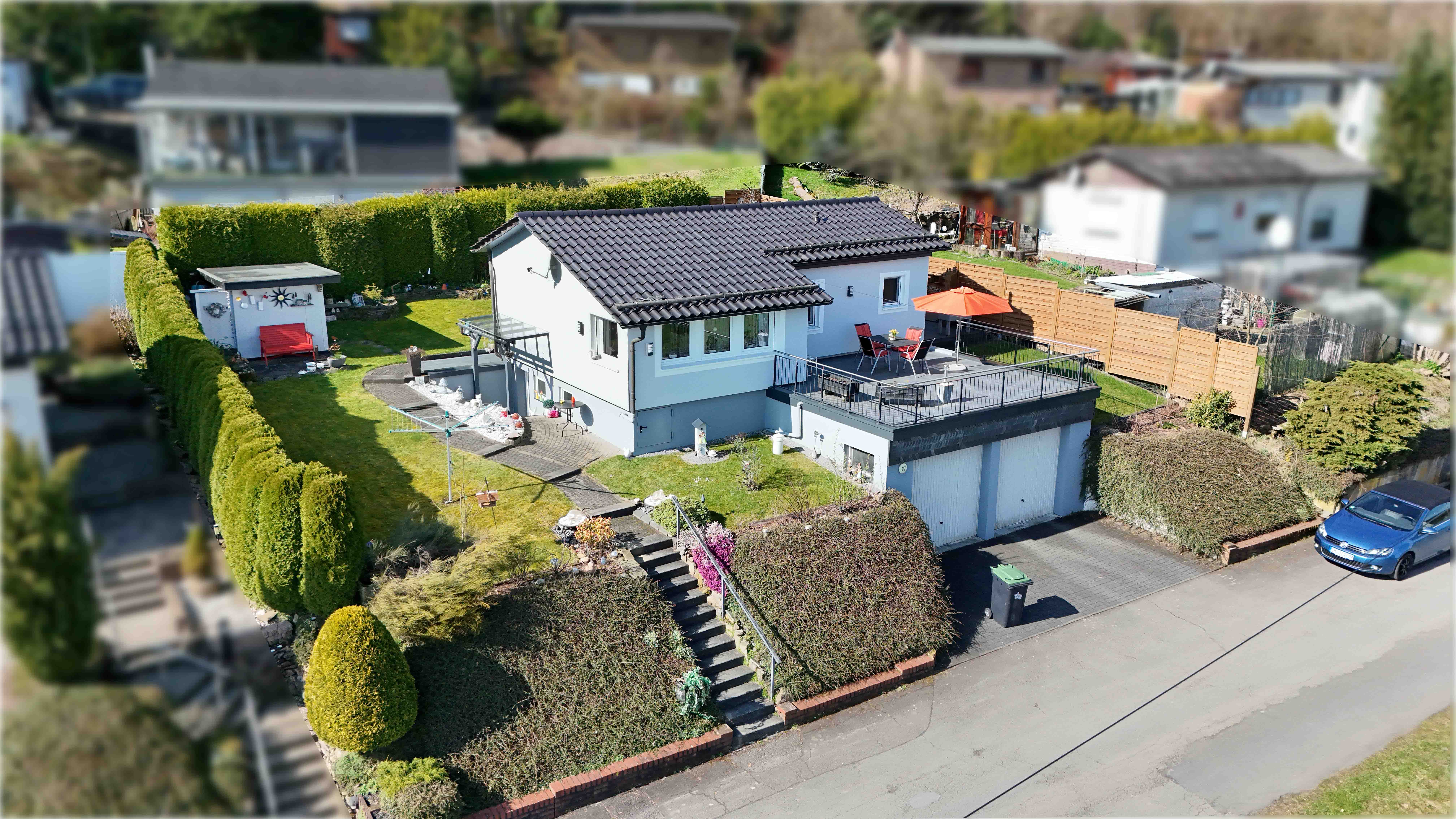 Morsbach-Böcklingen: Top gepflegtes kleines Idyll mit Panorama-Logenplatz, kleine Siedlung mitten in der  Natur