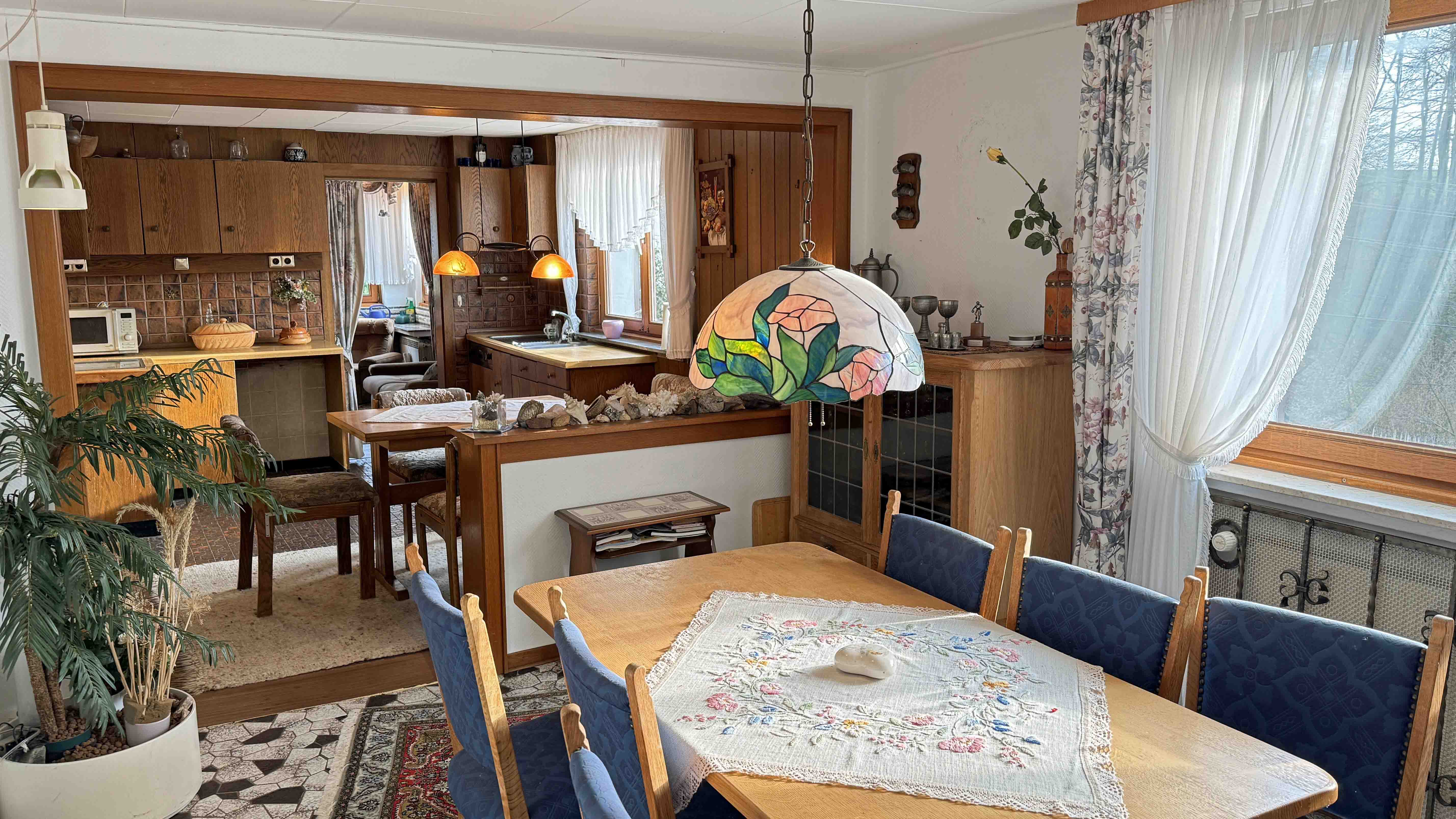 Reichshof-Nosbach: Gemütliches Fachwerkhaus mit großer Terrasse, gemütliche Wohnküche (27,8 m² groß)