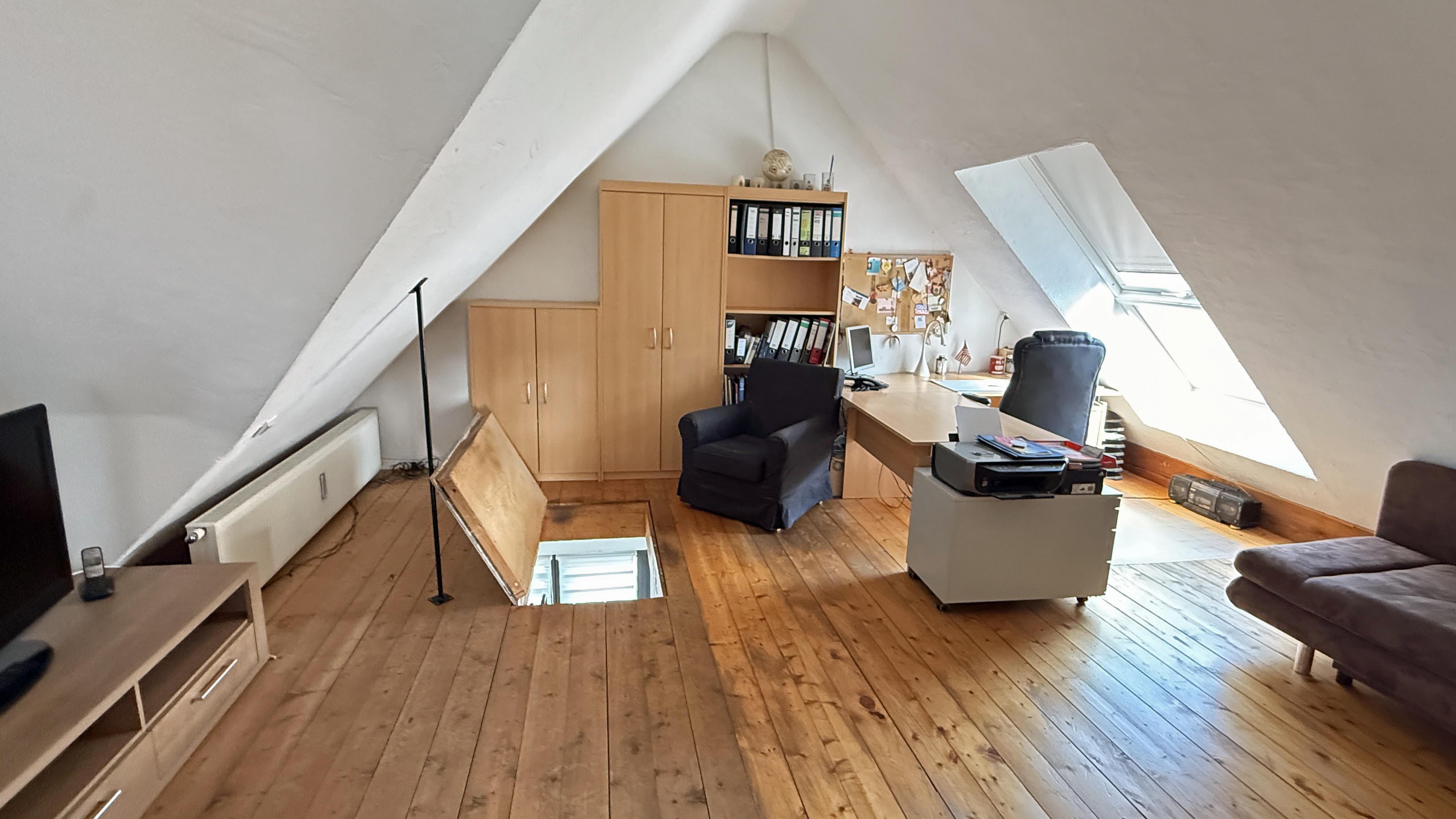 VERKAUFT - Wenden: 1-2 Familienhaus in schöner, zentraler, ruhiger Wohnlage, ...Dachstudio
