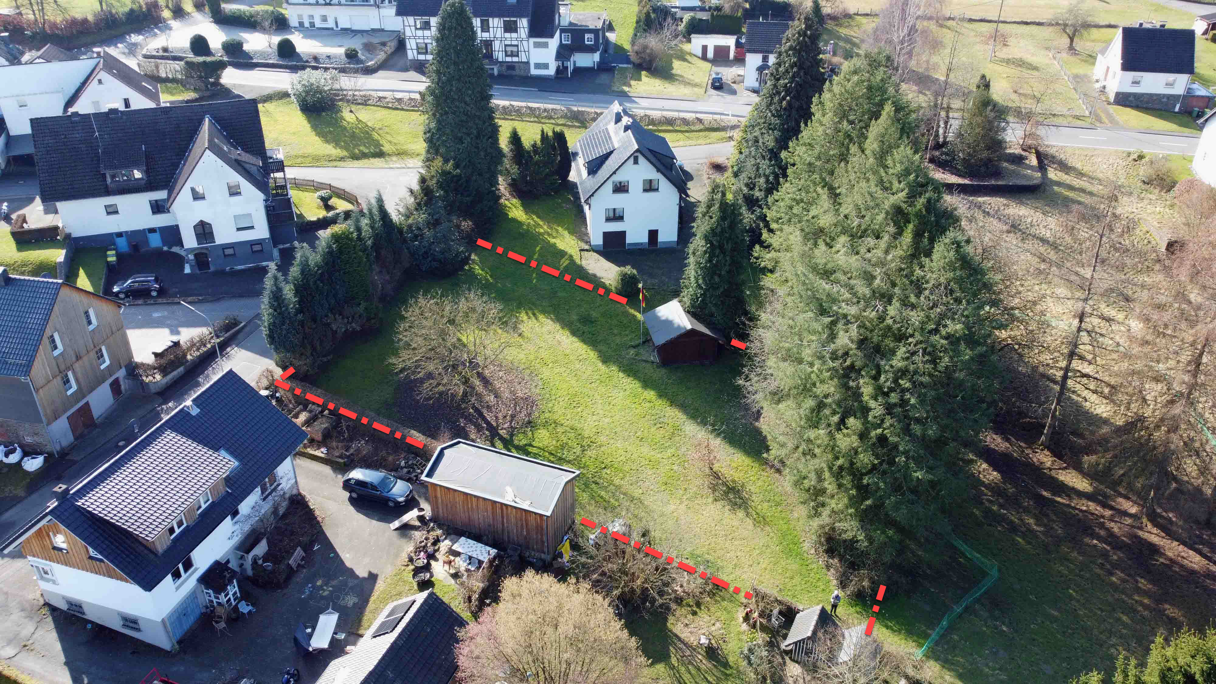 Reichshof-Wildbergerhütte: Auch ohne Keller zu bebauen, Ansicht von der Garten-/ Rückseite